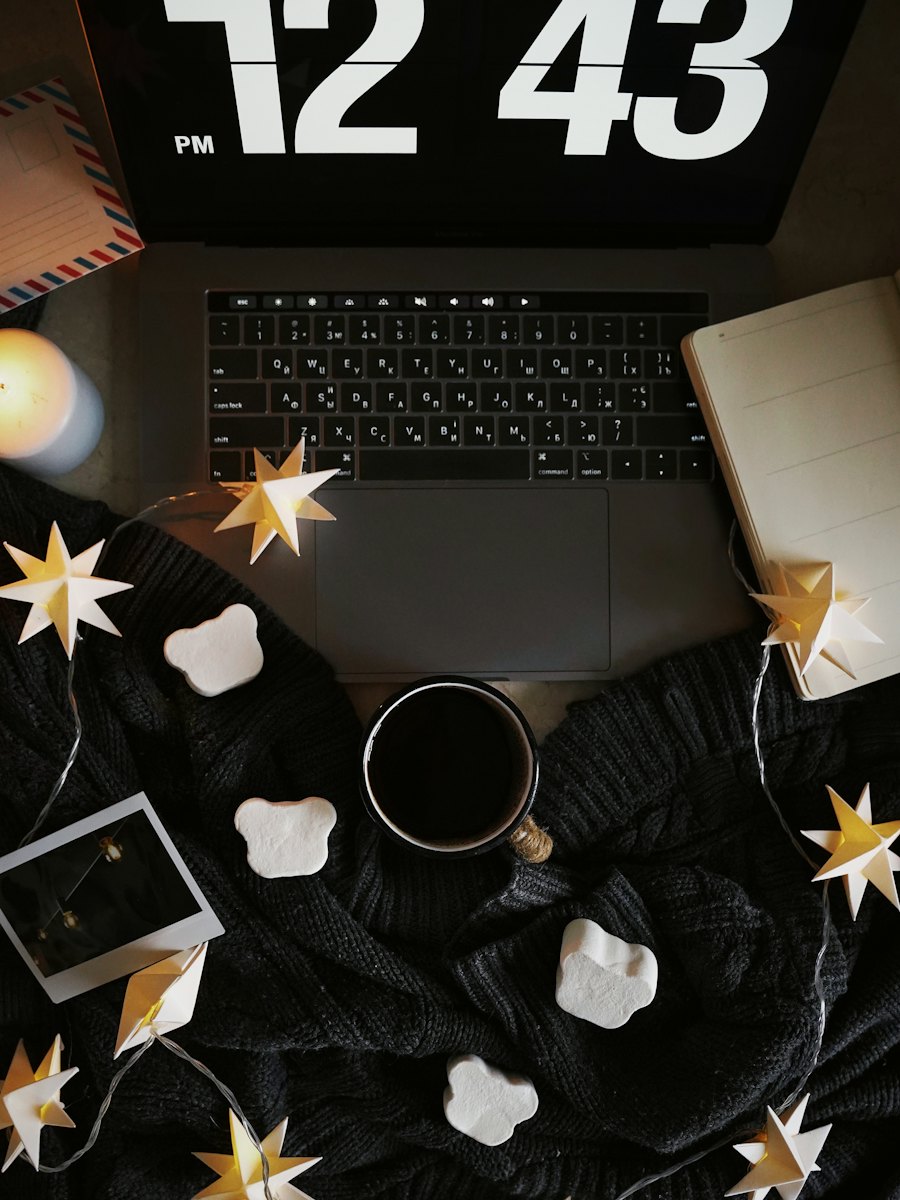Laptop and desk details suggesting online reviews